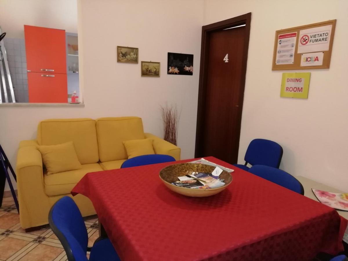 Casa Claudia Hotell Palermo Eksteriør bilde