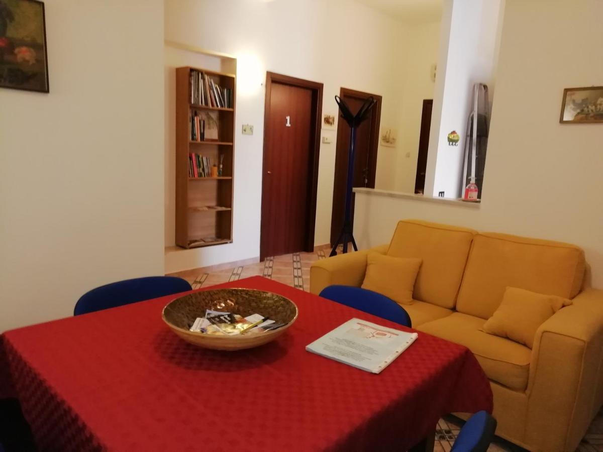 Casa Claudia Hotell Palermo Eksteriør bilde