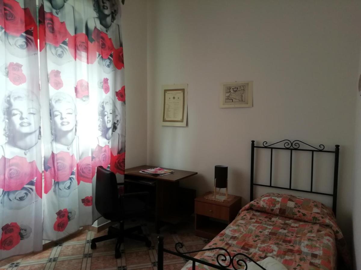 Casa Claudia Hotell Palermo Eksteriør bilde